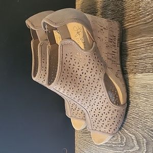 Tan wedges